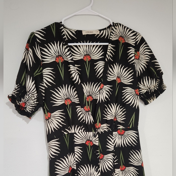 Urban Outfitters | UO Button-Down Plunging Midi Dress | Size Medium - Picture 5 of 9